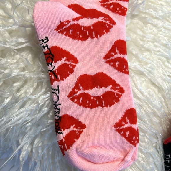 NWOT. Betsy Johnson socks - Picture 3 of 4